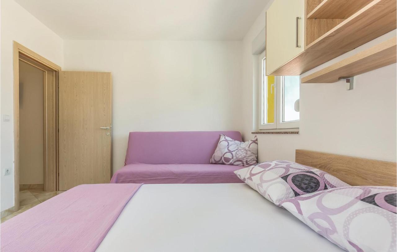 One-Bedroom Apartment in Krvavica Buitenkant foto